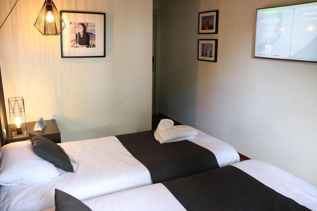 Logis Hotel Restaurant Des Acacias Lille Neuville En Ferrain Нювил-ан-Феран Екстериор снимка