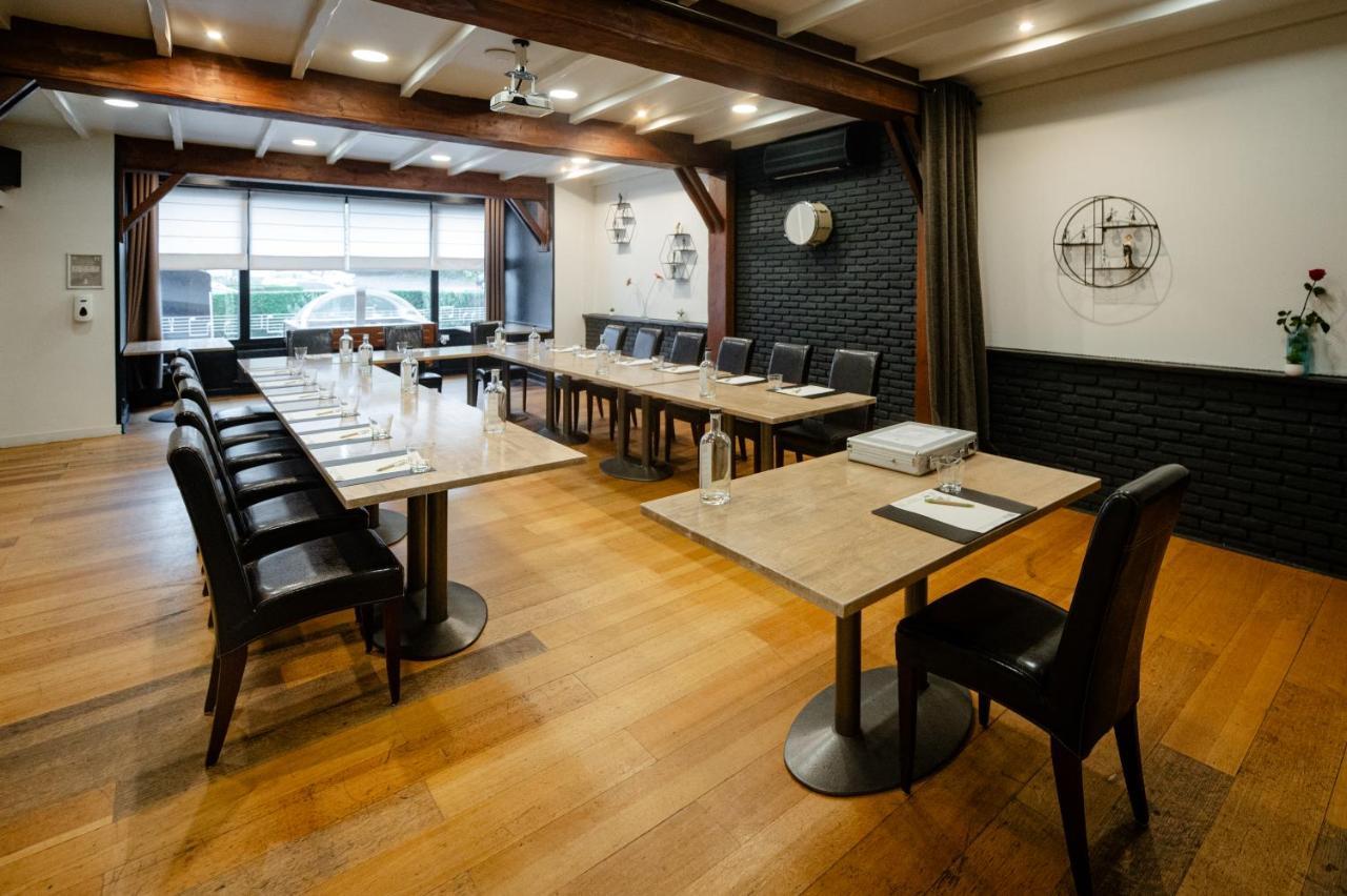 Logis Hotel Restaurant Des Acacias Lille Neuville En Ferrain Нювил-ан-Феран Екстериор снимка