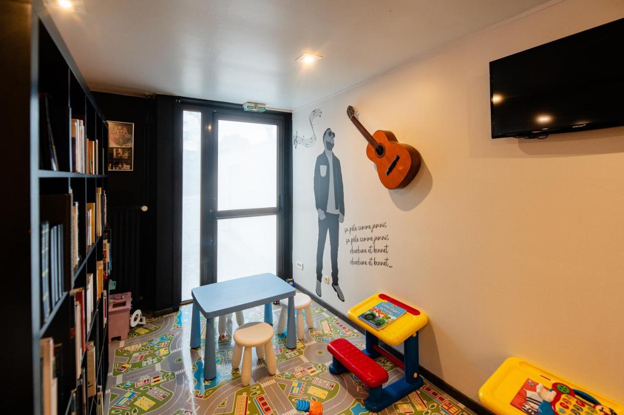 Logis Hotel Restaurant Des Acacias Lille Neuville En Ferrain Нювил-ан-Феран Екстериор снимка